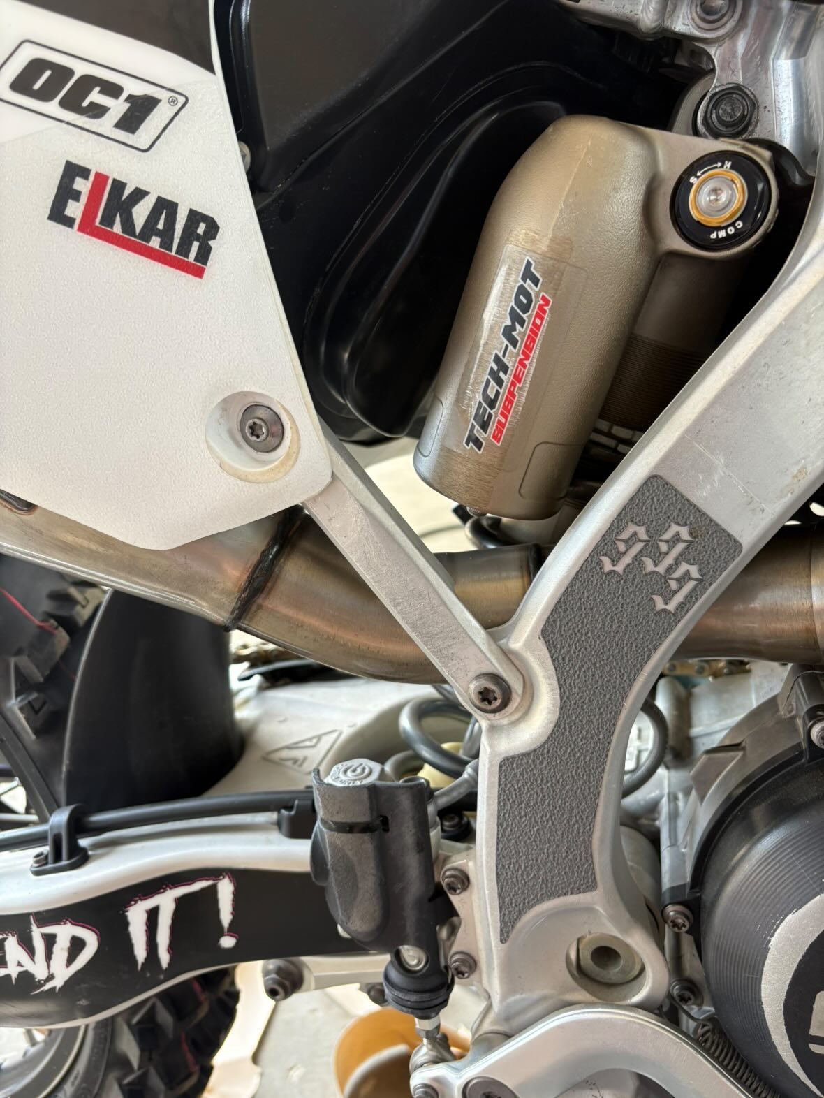TRIUMPH FRAME GRIP TAPE